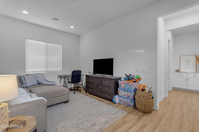 036_51-web-or-mls-51_052_a4m_sg_38