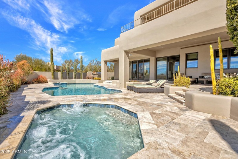 Pool & Spa