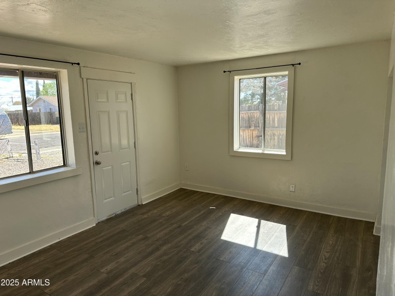 Family room 3