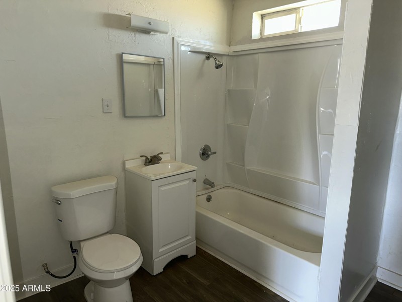 Bathroom 1.1