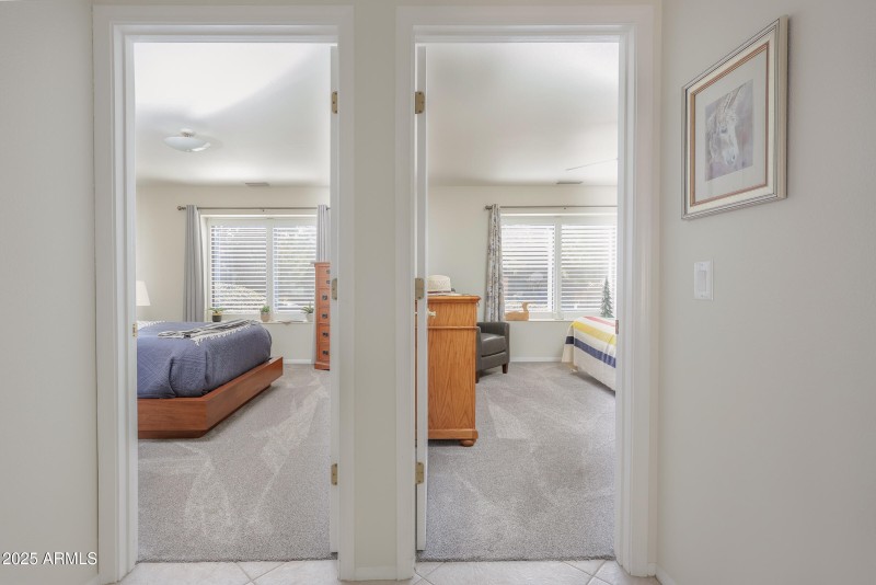 2 guest beds