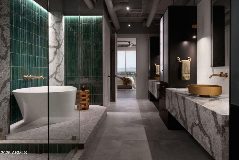 2211 Primary Bath