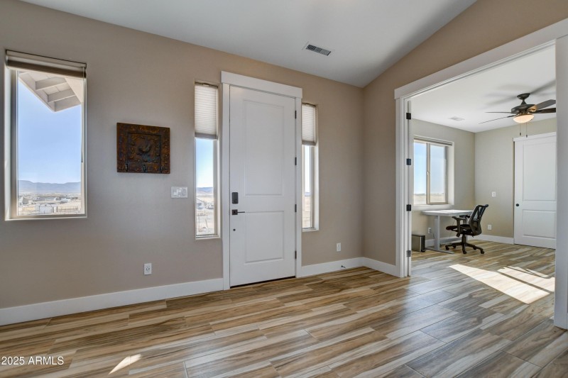 10250 N. Steel Road - Photo - Foyer