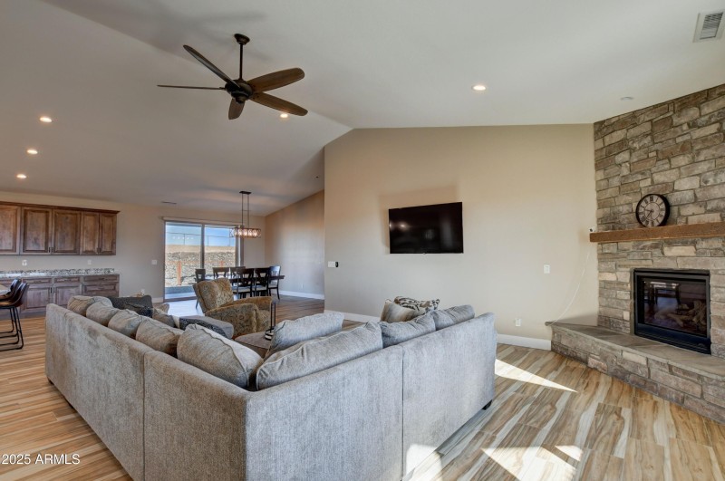 10250 N. Steel Road - Photo - Living Roo