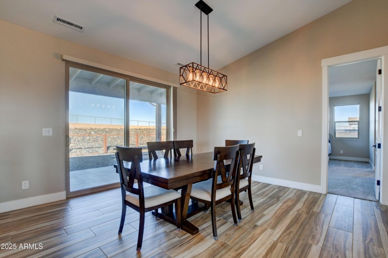 10250 N. Steel Road - Photo - Dining Are