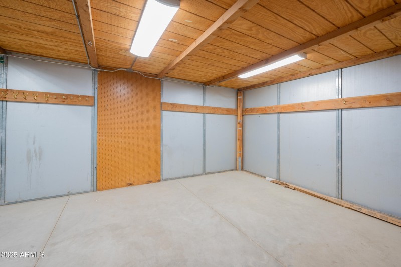 barn_office_3