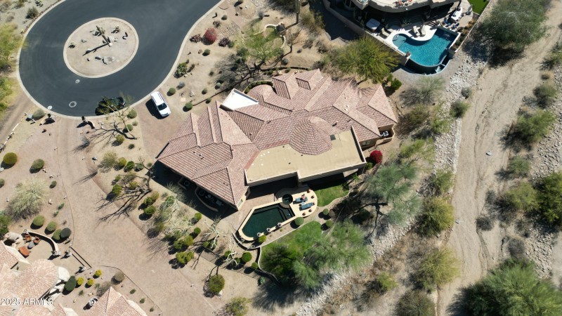 7013 E SUMMIT TRAIL CIR