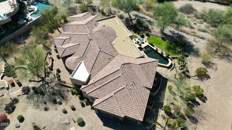 7013 E SUMMIT TRAIL CIR