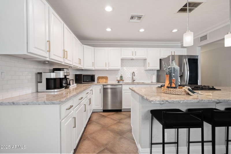 Kitchen (2)