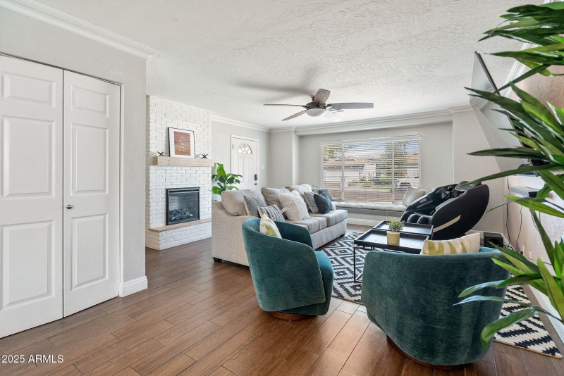 Living Room (3)