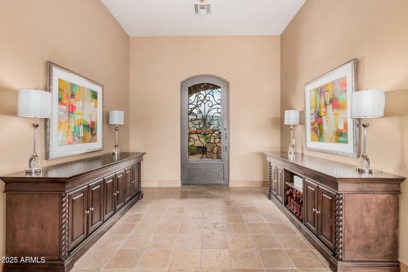 7013 E SUMMIT TRAIL CIR