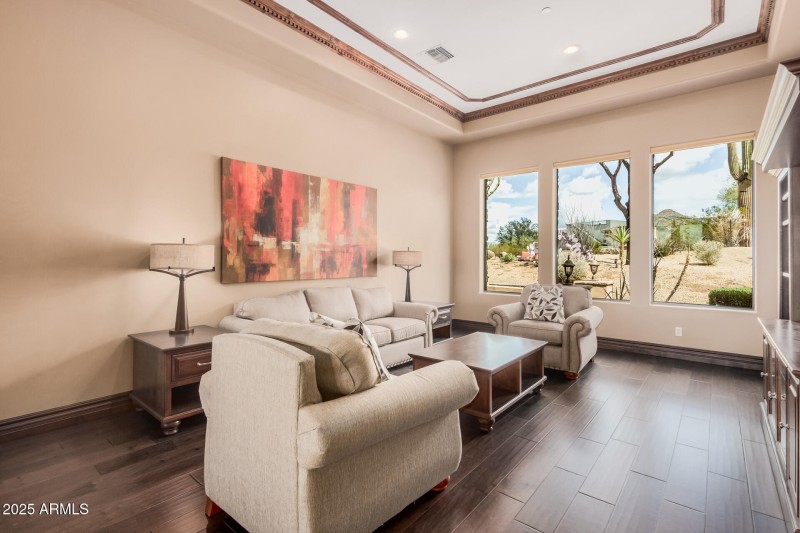 7013 E SUMMIT TRAIL CIR