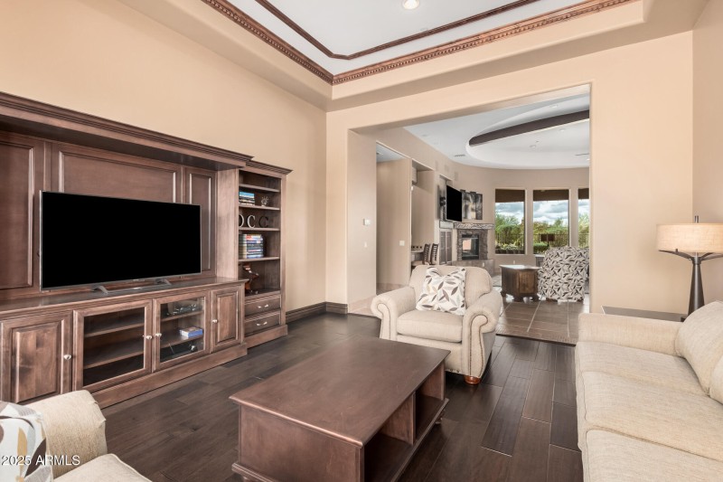 7013 E SUMMIT TRAIL CIR
