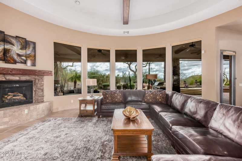 7013 E SUMMIT TRAIL CIR