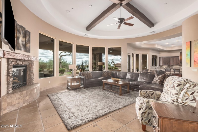 7013 E SUMMIT TRAIL CIR