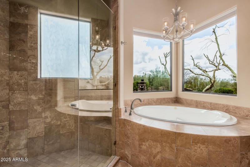 7013 E SUMMIT TRAIL CIR