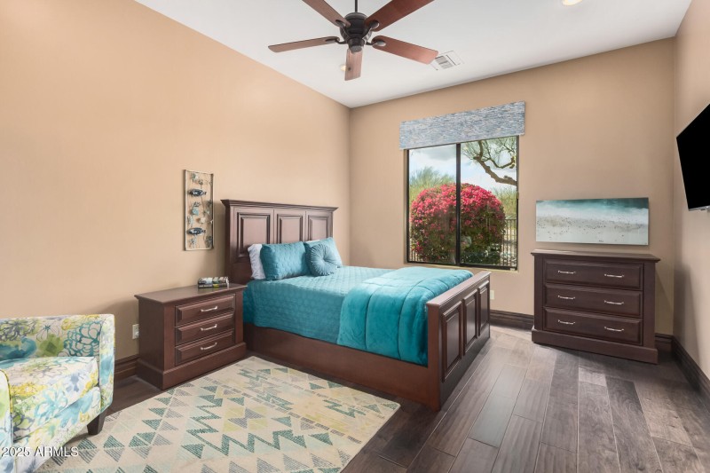 7013 E SUMMIT TRAIL CIR