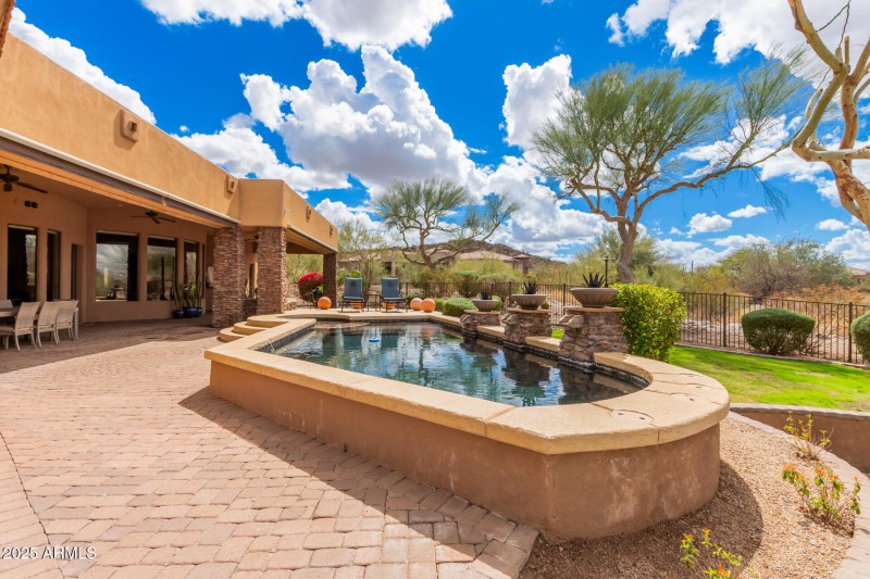 7013 E SUMMIT TRAIL CIR