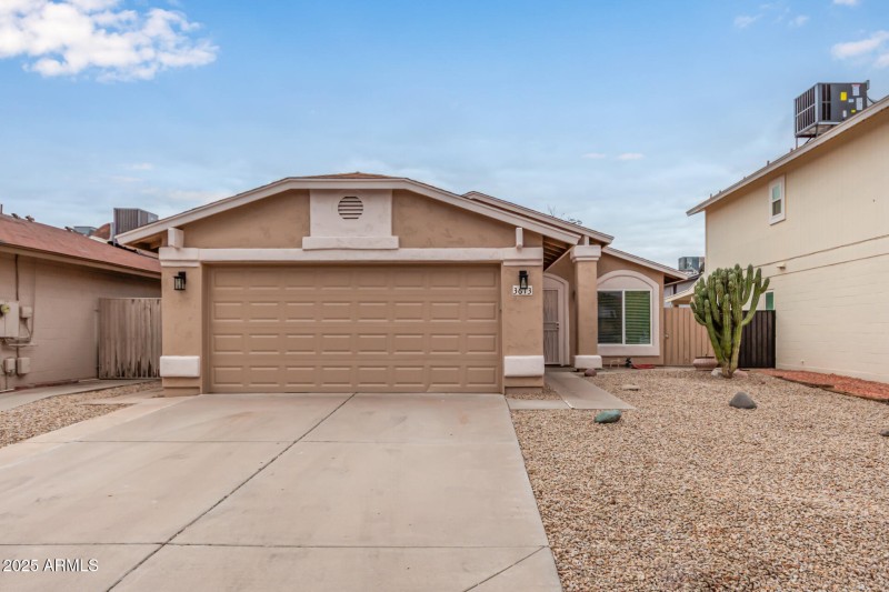 Wide Driveway & Desert Design