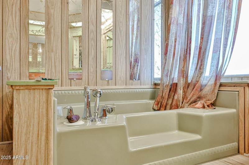 en suite bedroom 2