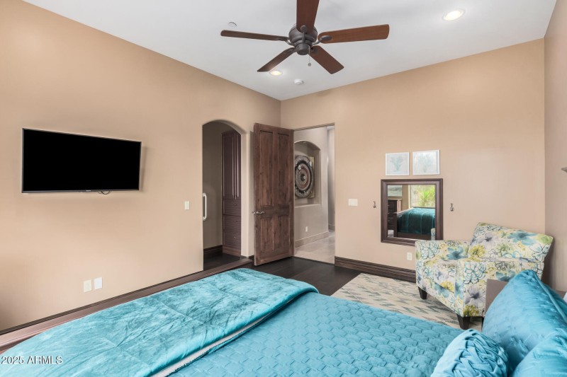 7013 E SUMMIT TRAIL CIR