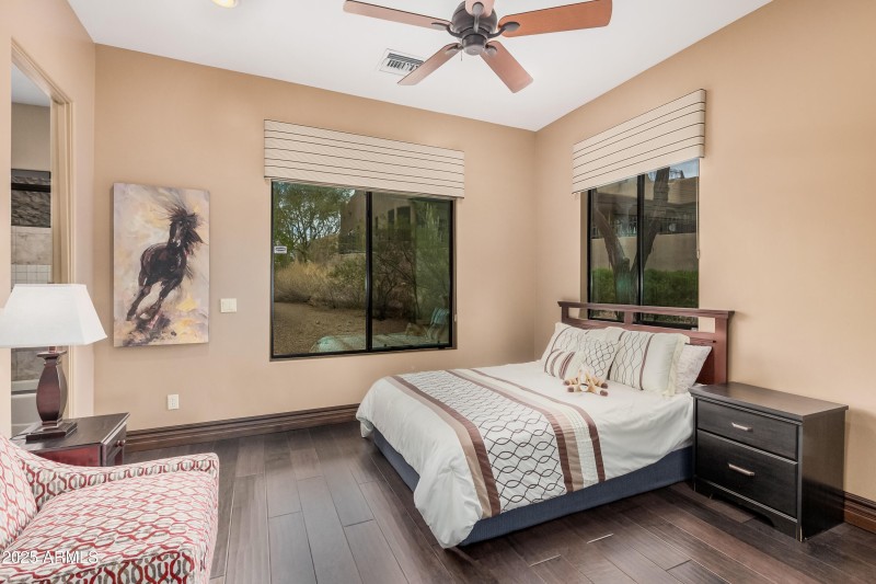 7013 E SUMMIT TRAIL CIR