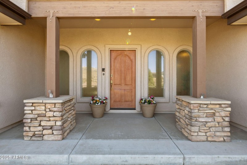 024-Front Exterior