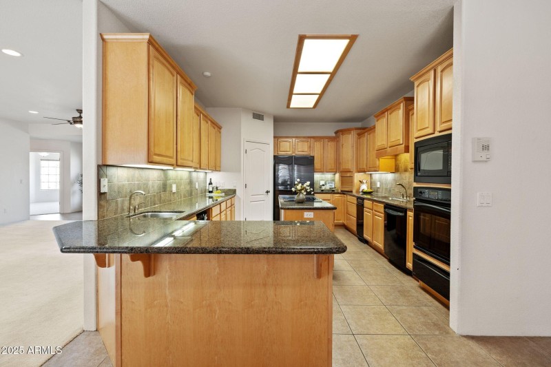 064-Kitchen