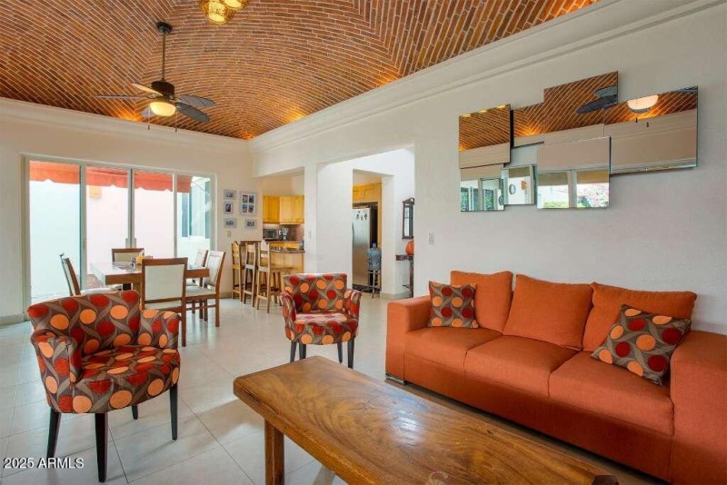 42 Living dining