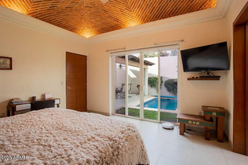 42 master bedroom
