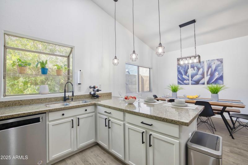 250 W Juniper Ave, Gilbert - 114325