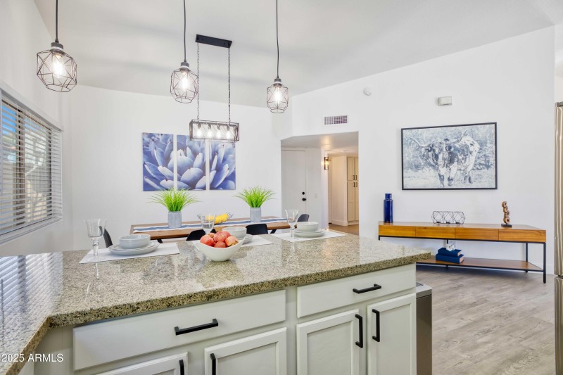 250 W Juniper Ave, Gilbert - 114538