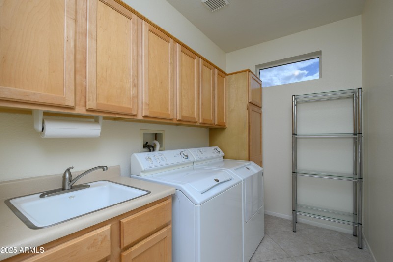 Laundry W/Sink