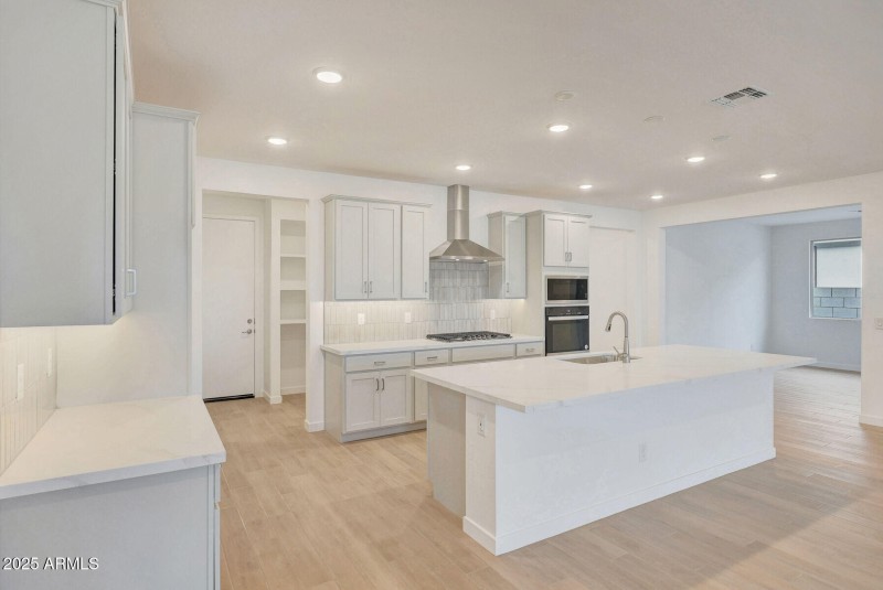 Crimson_14770_Kitchen4