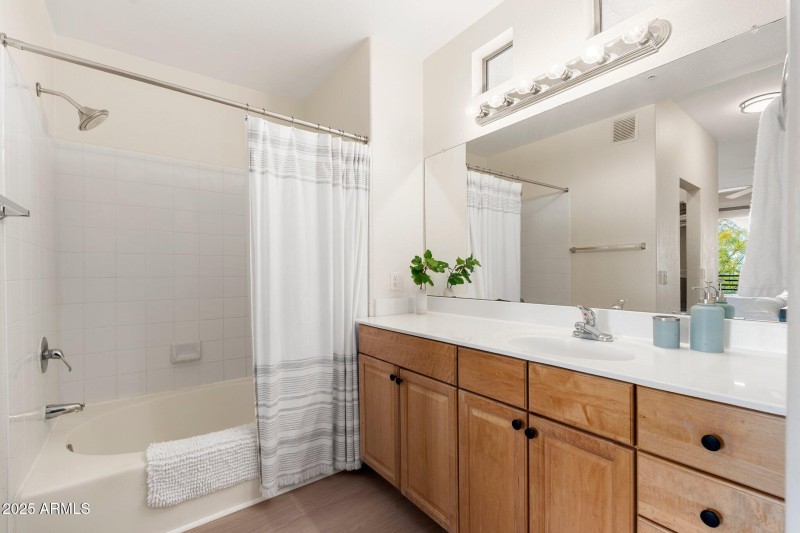 Primary bath