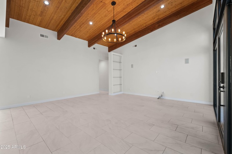 4409 N 32nd St, Phoenix, AZ 85018-14