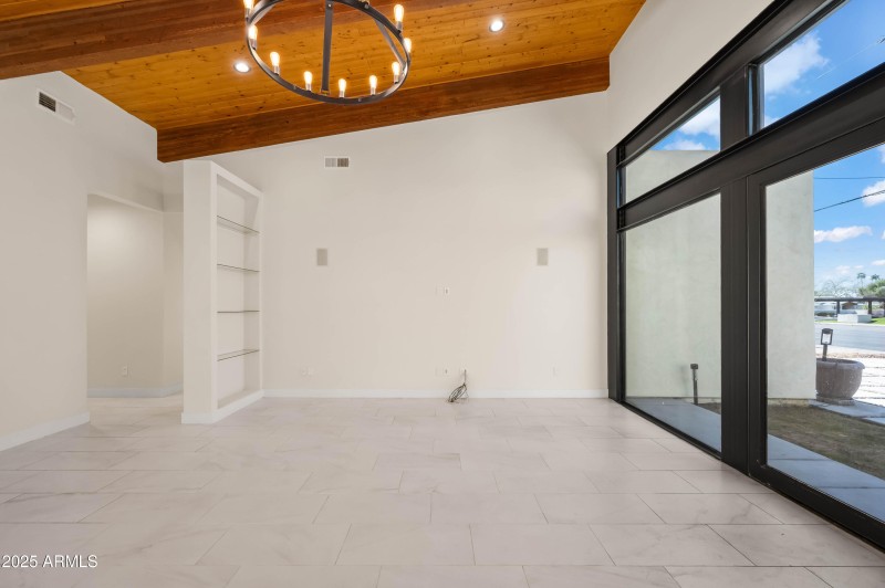 4409 N 32nd St, Phoenix, AZ 85018-16