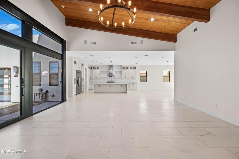 4409 N 32nd St, Phoenix, AZ 85018-18