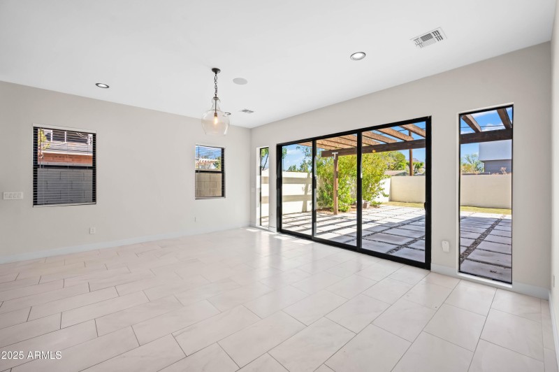 4409 N 32nd St, Phoenix, AZ 85018-20