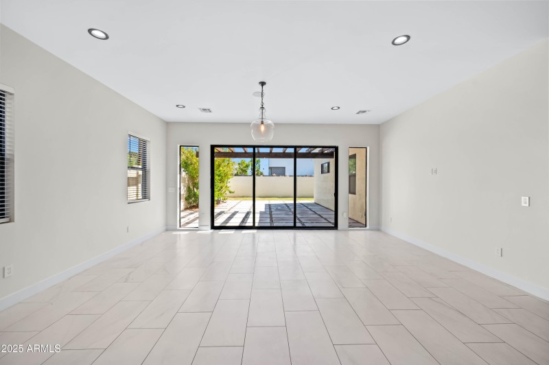 4409 N 32nd St, Phoenix, AZ 85018-21
