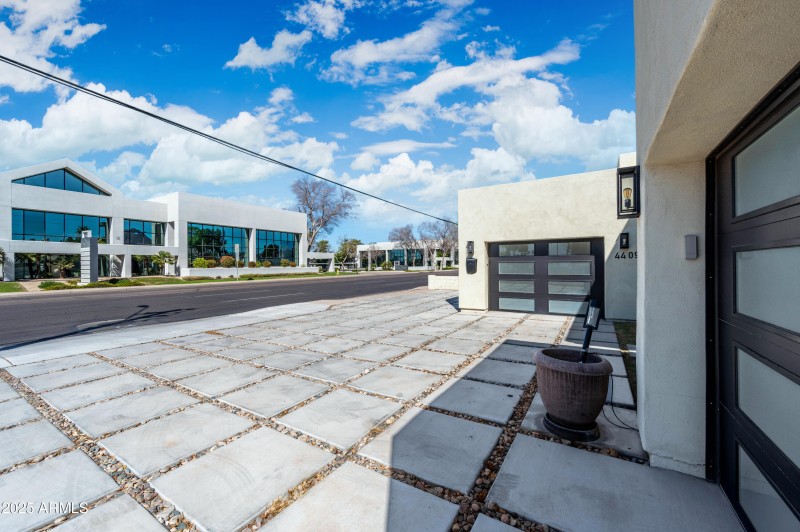 4409 N 32nd St, Phoenix, AZ 85018-52 cop