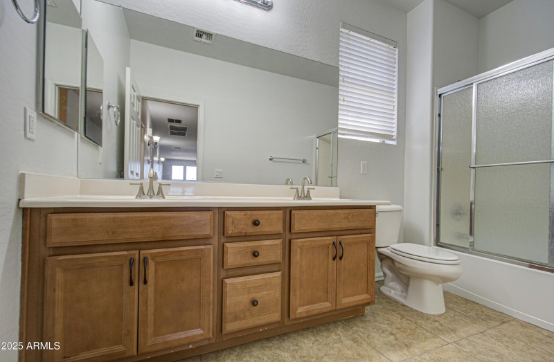 Bathroom 2-pic 1