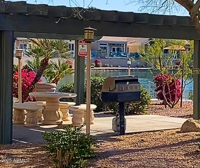 BBQ Grills & Ramadas
