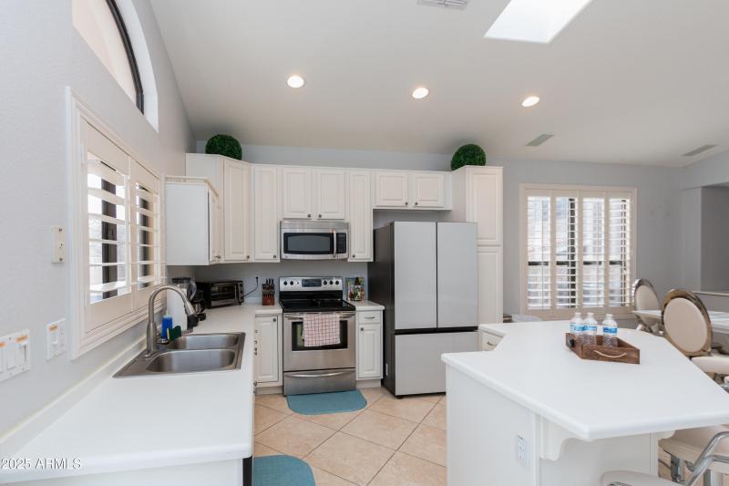 Kathleen-16417 S 2nd Pl-10