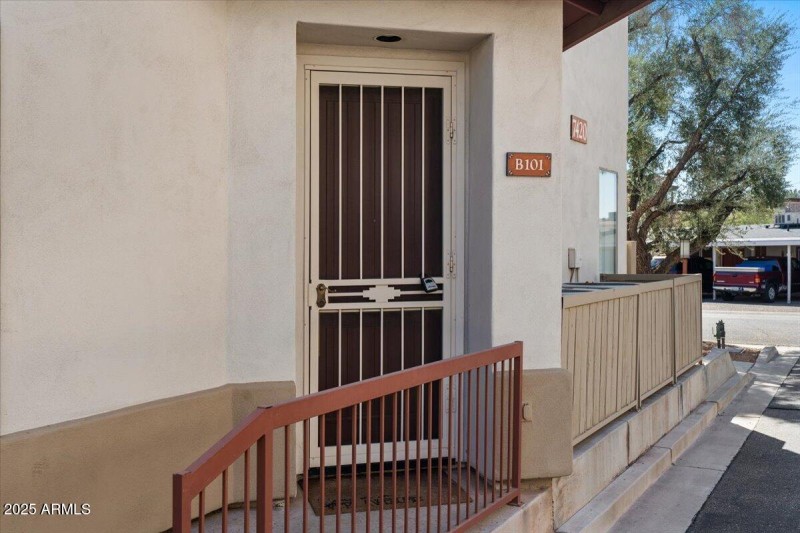 03-Front entry