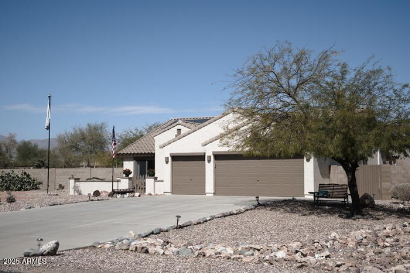 Oversized Driveway & 3-Car Garage