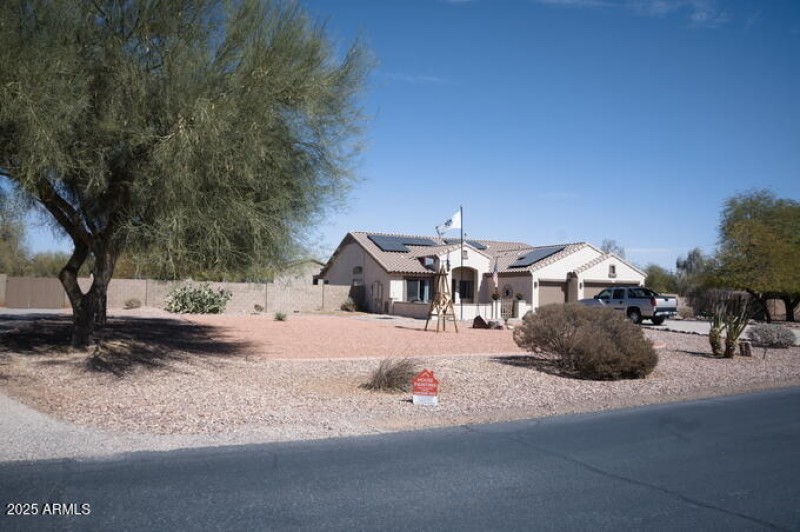 Expansive 1-Acre Front Yard