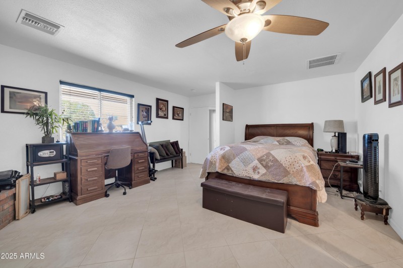 10842 W Sarabande Cir-19
