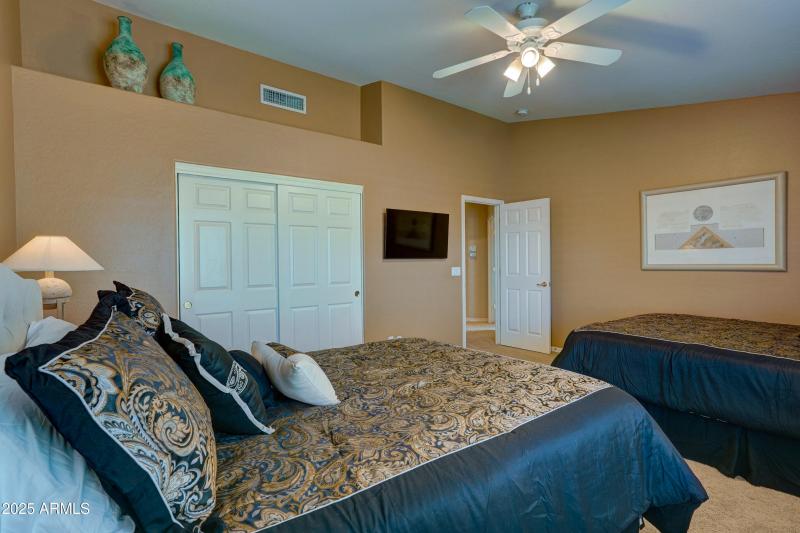 4443 E Morning Vista Ln-15