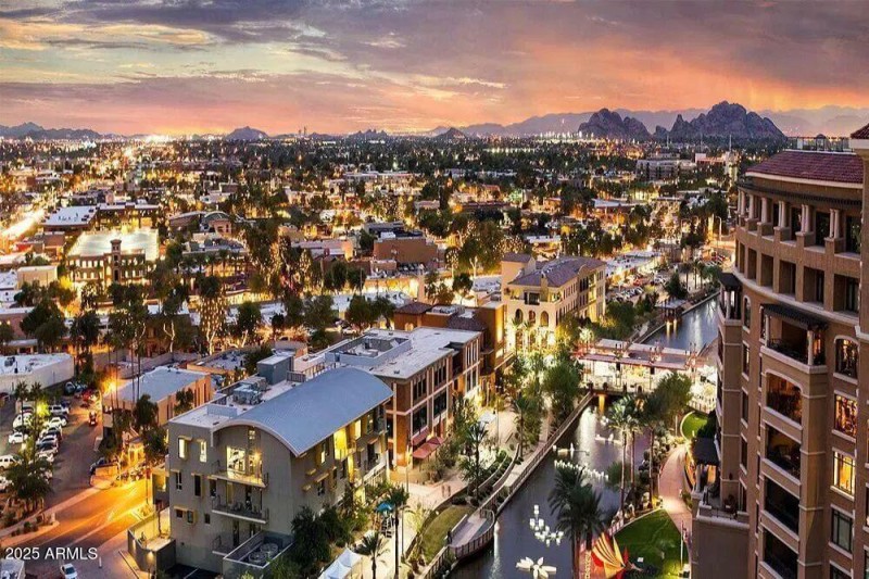 Downtown Scottsdale Waterfront Night
